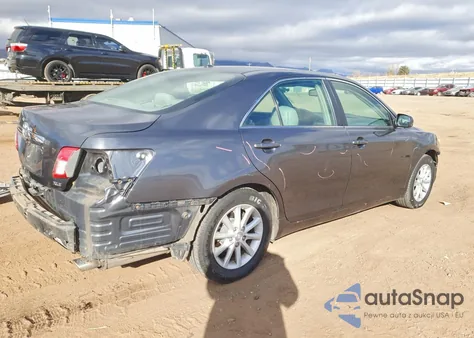 2010 Toyota Camry Base z USA, uszkodzony, nr VIN 4T4BF3EK5AR058202